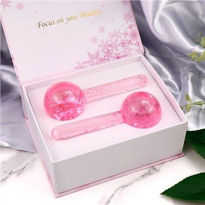 Vaaleanpunaiset jääpallot