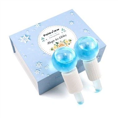 Jääpallo kasvojen kaulaan ja silmiin