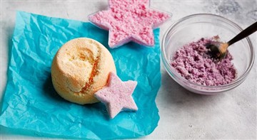 Kuinka päättää, pitäisikö sinun käyttää kylpysuolaa vai kylpypommia?